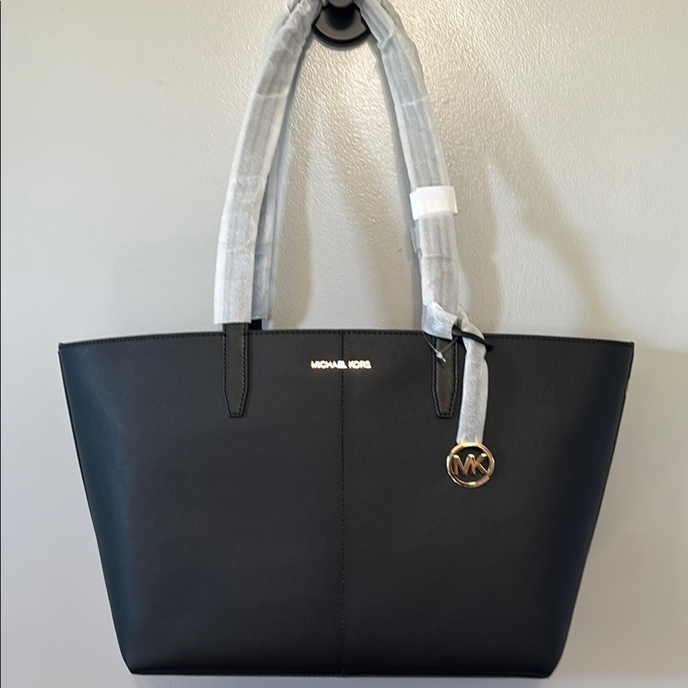 Michael Kors NWT Black Tote- Jet Set Travel Zip Top #MK-64